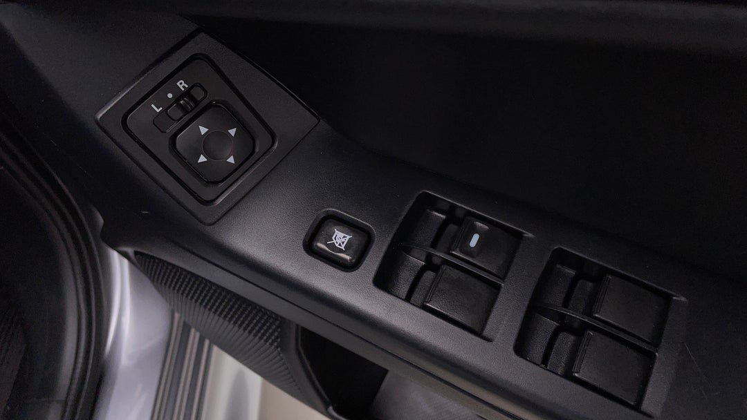 2017 Mitsubishi Lancer Es Sport, Manual, 135655 km, Drivers Side Door Panel Controls