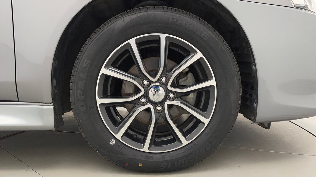 2017 Mitsubishi Lancer Es Sport, Manual, 135655 km, Right Front Wheel