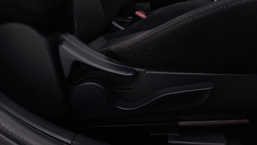 2017 Mitsubishi Lancer Es Sport, Manual, 135655 km, Drivers Side Adjustment Panel