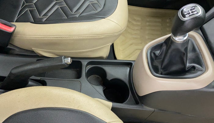 2015 Hyundai Xcent S 1.2, Petrol, Manual, 35,736 km, Gear Lever