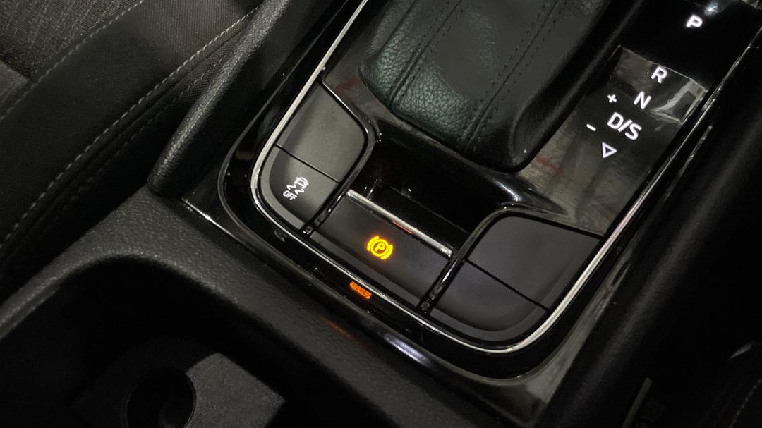 2020 SKODA Karoq 110tsi, Automatic, 115414 km, Handbrake