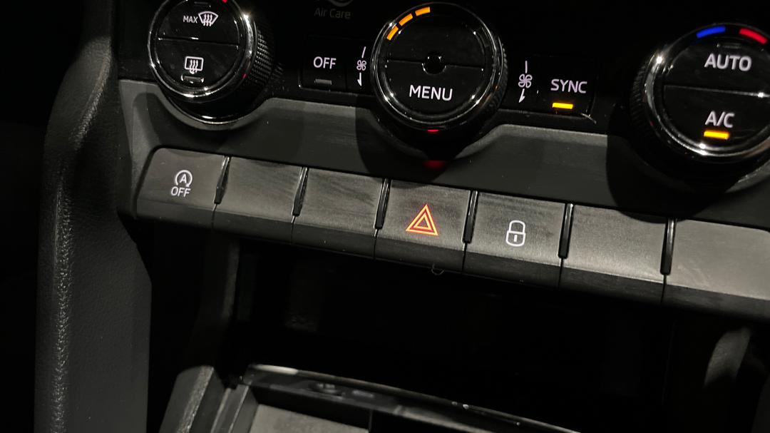 2020 SKODA Karoq 110tsi, Automatic, 115414 km, Utility Switches/Buttons