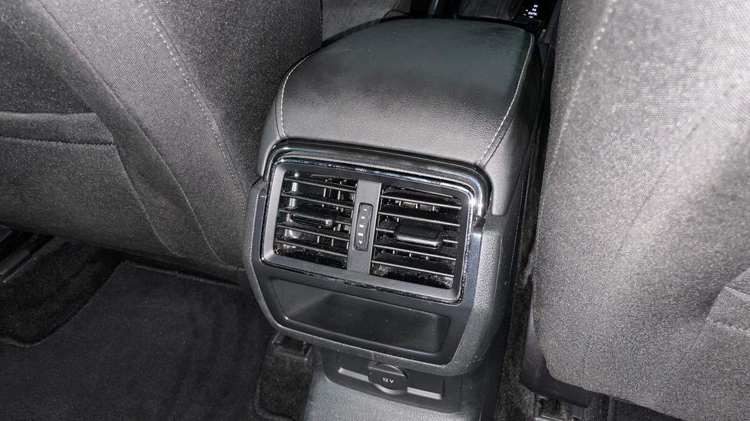 2020 SKODA Karoq 110tsi, Automatic, 115414 km, Rear A/C Vent