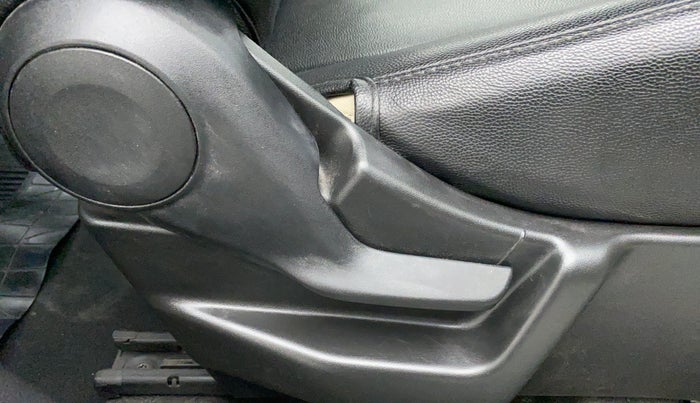 2020 Maruti New Wagon-R LXI CNG 1.0 L, CNG, Manual, 62,629 km, Driver Side Adjustment Panel