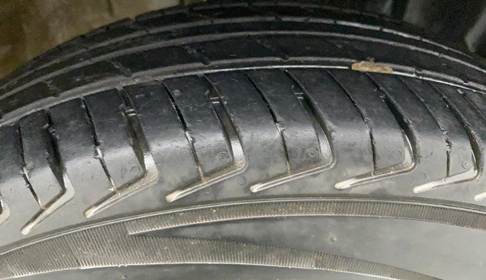 2020 Maruti New Wagon-R LXI CNG 1.0 L, CNG, Manual, 62,629 km, Right Front Tyre Tread