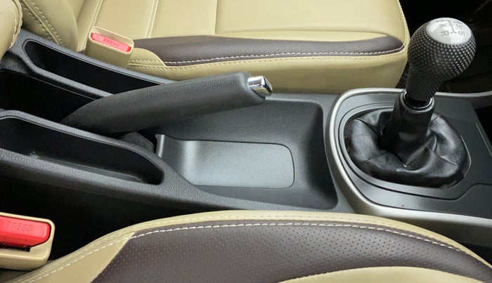 2017 Honda City V MT PETROL, Petrol, Manual, 60,842 km, Gear Lever