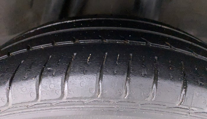2017 Honda City V MT PETROL, Petrol, Manual, 60,842 km, Left Rear Tyre Tread