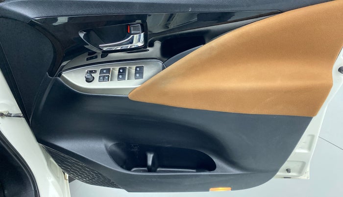 2018 Toyota Innova Crysta 2.7 ZX AT 7 STR, Petrol, Automatic, 50,771 km, Driver Side Door Panels Control