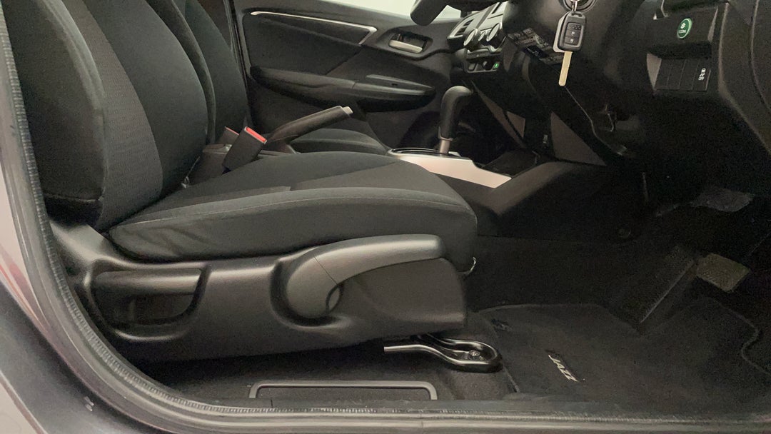 2020 Honda Jazz Vti, Automatic, 45767 km, Drivers Side Adjustment Panel