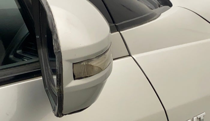 2012 Maruti Swift VXI, Petrol, Manual, 51,886 km, Right rear-view mirror - Indicator light has minor damage