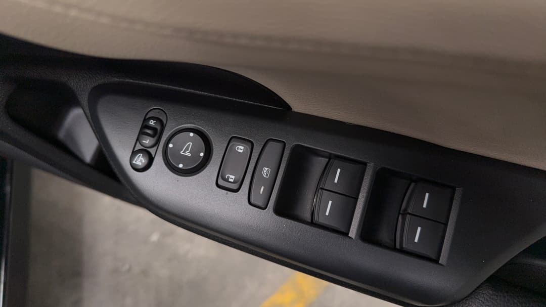 2018 Honda Civic Vti-lx, Automatic, 63083 km, Drivers Side Door Panel Controls
