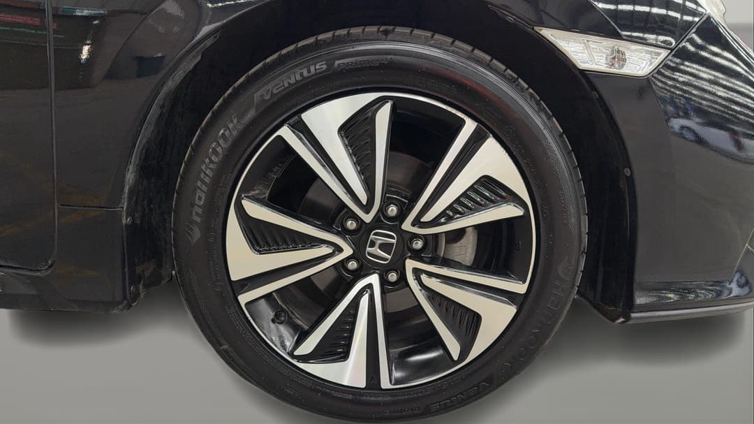 2018 Honda Civic Vti-lx, Automatic, 63083 km, Right Front Wheel