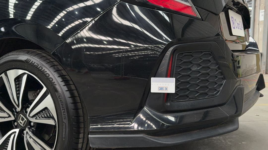 2018 Honda Civic Vti-lx, Automatic, 63083 km, Bumper Rear Chip