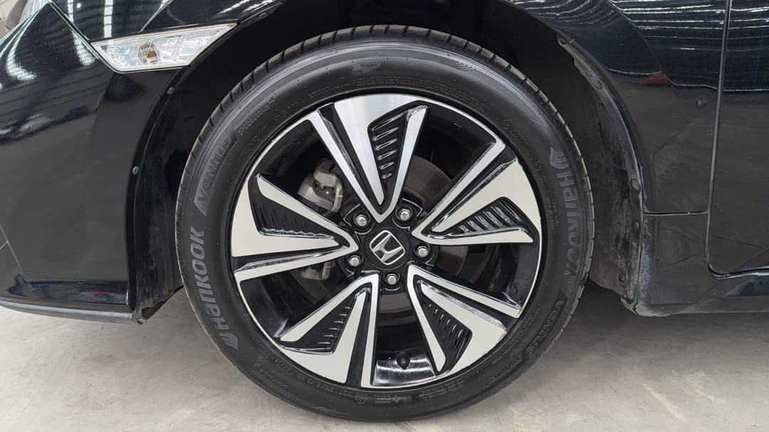 2018 Honda Civic Vti-lx, Automatic, 63083 km, Left Front Wheel