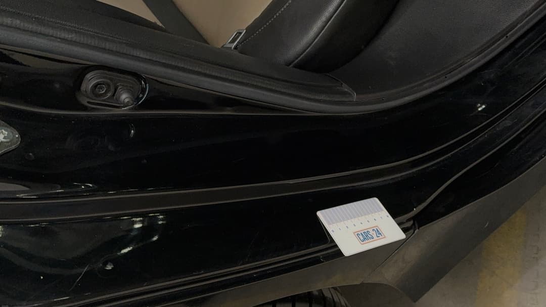 2018 Honda Civic Vti-lx, Automatic, 63083 km, Door Sills Rear RHS Dent