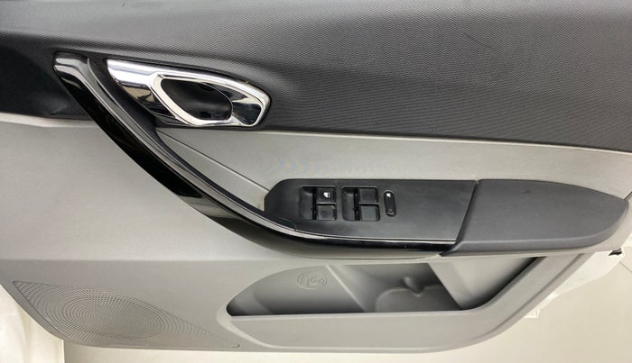 2020 Tata Tiago XZ+ 1.2 Revotron, Petrol, Manual, 35,358 km, Driver Side Door Panels Control