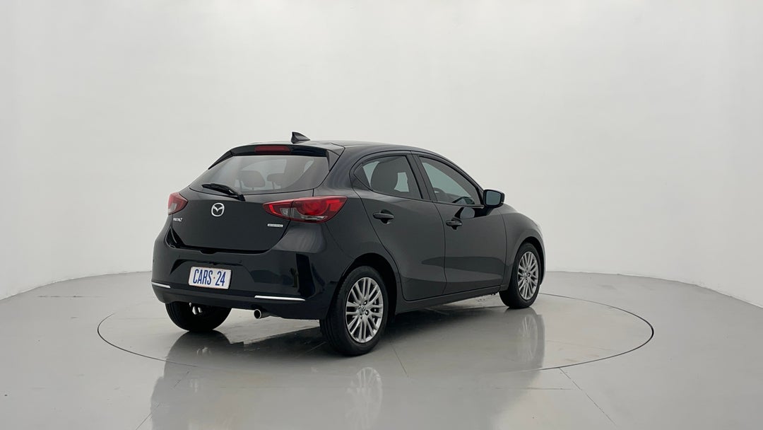 Right Back Diagonal (45- Degree) View