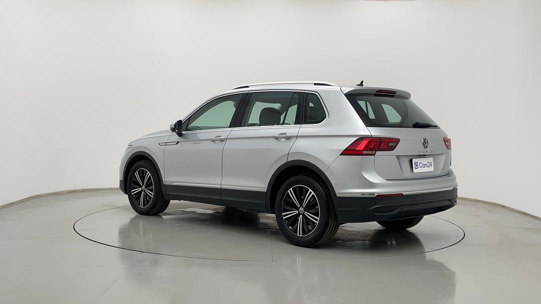 Left Back Diagonal (45- Degree) View