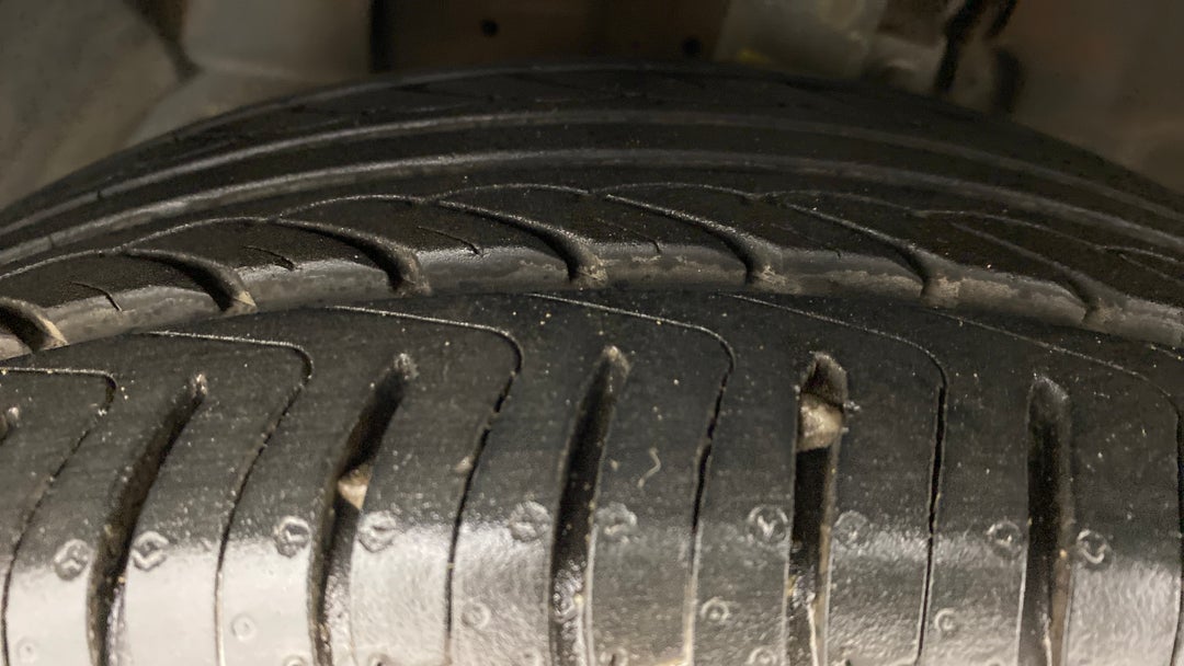 Left Front Tyre Tread