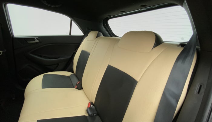 2017 Hyundai i20 Active 1.2 S, Petrol, Manual, 1,09,519 km, Right Side Rear Door Cabin