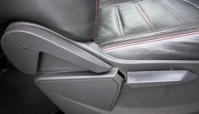 2015 Ford Ecosport 1.5 TITANIUMTDCI OPT, Diesel, Manual, 52,614 km, Driver Side Adjustment Panel