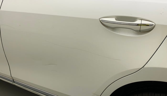 2014 Toyota Corolla Altis VL AT PETROL, Petrol, Automatic, 1,17,664 km, Rear left door - Minor scratches
