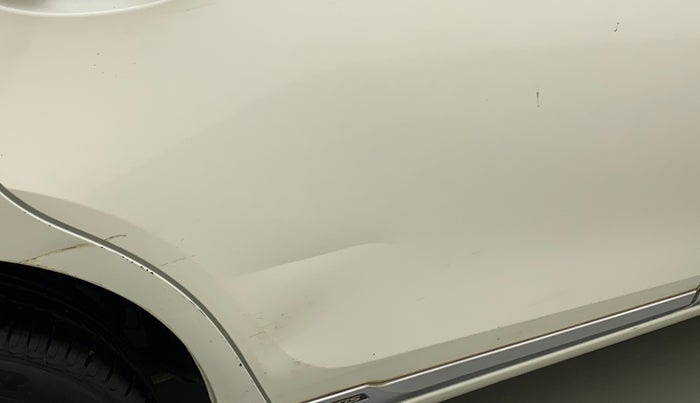 2014 Toyota Corolla Altis VL AT PETROL, Petrol, Automatic, 1,17,664 km, Right rear door - Slightly dented