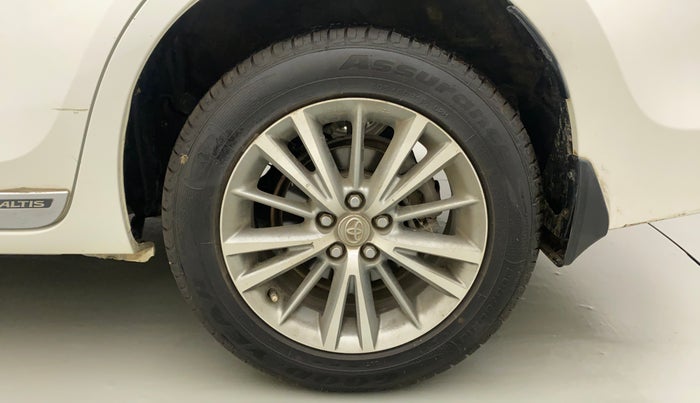 2014 Toyota Corolla Altis VL AT PETROL, Petrol, Automatic, 1,17,664 km, Left Rear Wheel