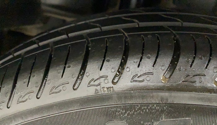 2015 Maruti Ciaz VXI+, Petrol, Manual, 1,09,535 km, Right Rear Tyre Tread