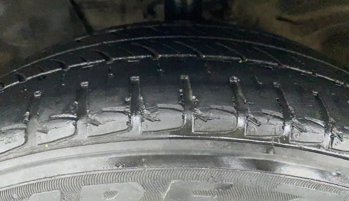 2014 Nissan Micra XV CVT, Petrol, Automatic, 43,978 km, Left Front Tyre Tread