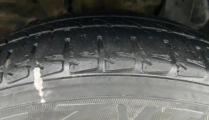 2014 Nissan Micra XV CVT, Petrol, Automatic, 43,978 km, Right Front Tyre Tread