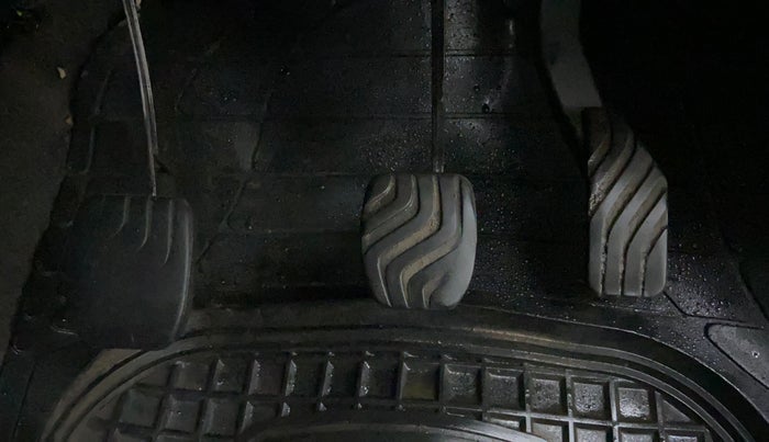 2018 Datsun Redi Go T (O), CNG, Manual, 71,266 km, Pedals