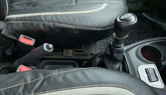 2018 Datsun Redi Go T (O), CNG, Manual, 71,266 km, Gear Lever