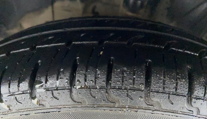 2018 Datsun Redi Go T (O), CNG, Manual, 71,266 km, Left Front Tyre Tread