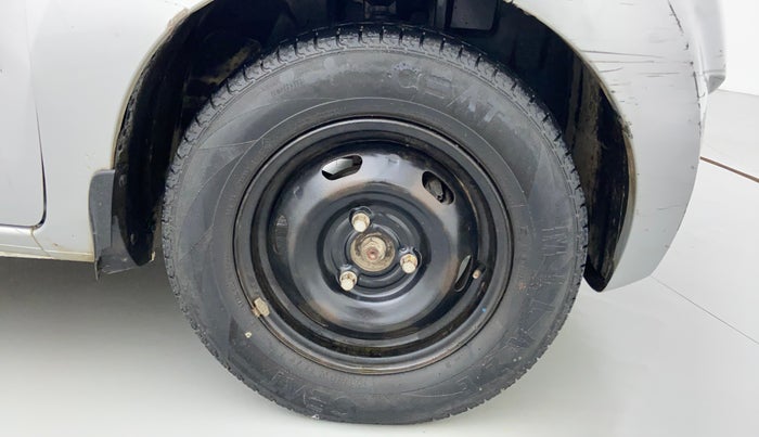 2018 Datsun Redi Go T (O), CNG, Manual, 71,266 km, Right Front Wheel