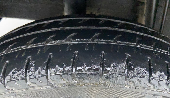 2018 Datsun Redi Go T (O), CNG, Manual, 71,266 km, Right Rear Tyre Tread