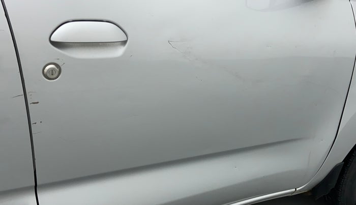 2018 Datsun Redi Go T (O), CNG, Manual, 71,266 km, Driver-side door - Slightly dented