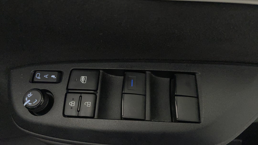 2023 Toyota Yaris Ascent Sport, Automatic, 55144 km, Drivers Side Door Panel Controls