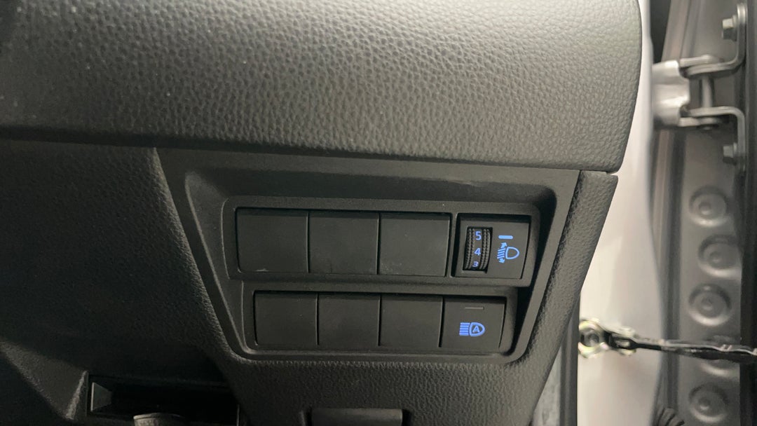 2023 Toyota Yaris Ascent Sport, Automatic, 55144 km, Utility Switches/Buttons