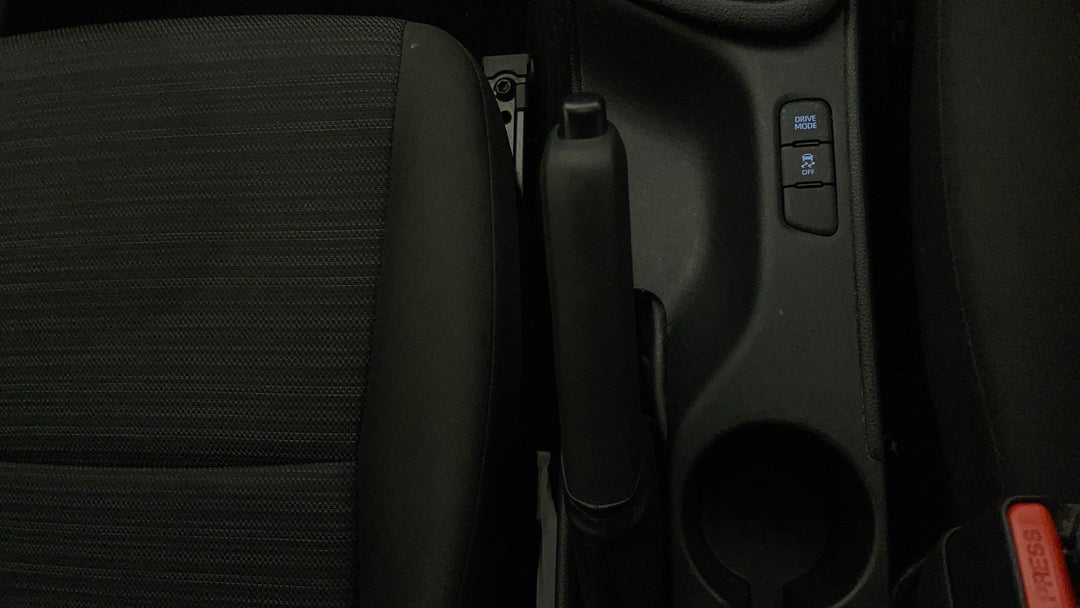 2023 Toyota Yaris Ascent Sport, Automatic, 55144 km, Handbrake