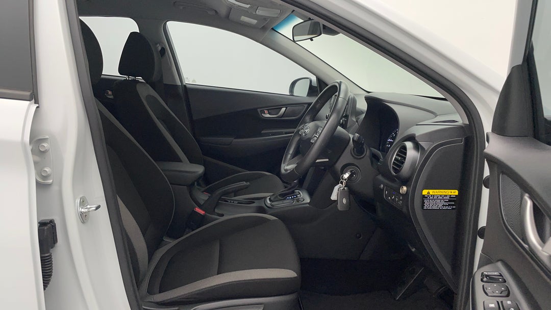2018 Hyundai Kona Active (fwd), Automatic, 70269 km, Right Side Front Door Cabin View