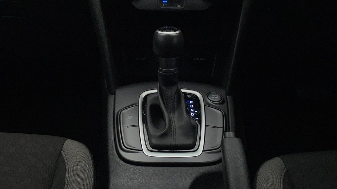 2018 Hyundai Kona Active (fwd), Automatic, 70269 km, Gear Lever 