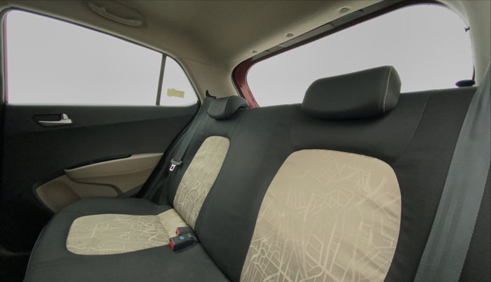 2015 Hyundai Grand i10 ASTA AT 1.2 KAPPA VTVT, Petrol, Automatic, 40,477 km, Right Side Rear Door Cabin