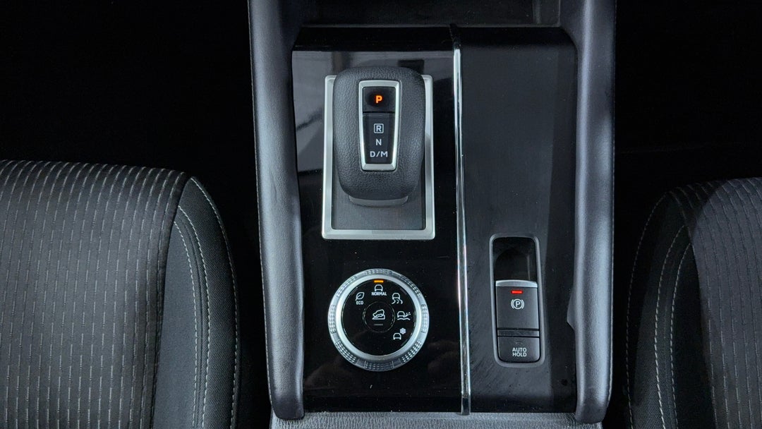 2024 Mitsubishi Outlander Es 5 Seat (2wd), Automatic, 53436 km, Gear Lever 