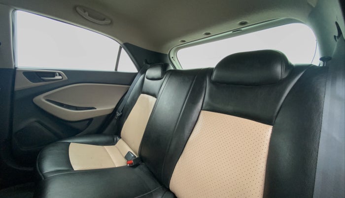 2015 Hyundai Elite i20 MAGNA 1.2, Petrol, Manual, 44,393 km, Right Side Rear Door Cabin