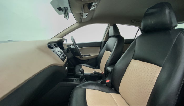 2015 Hyundai Elite i20 MAGNA 1.2, Petrol, Manual, 44,393 km, Right Side Front Door Cabin