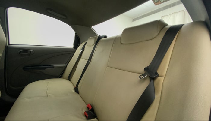2011 Toyota Etios G, Petrol, Manual, 68,931 km, Right Side Rear Door Cabin