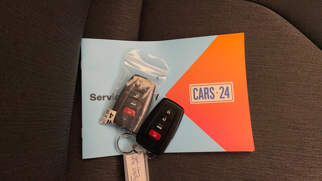 2024 Toyota Camry Ascent + Sat Nav Hybrid, Automatic, 47411 km, Key Close-up