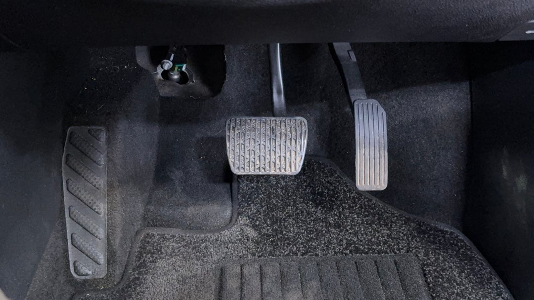 2020 MG HS Core, Automatic, 83412 km, Pedals and Footmat