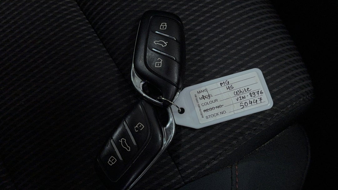 2020 MG HS Core, Automatic, 83412 km, Key Close-up